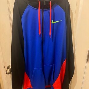 Men’s Nike light weight jacket.